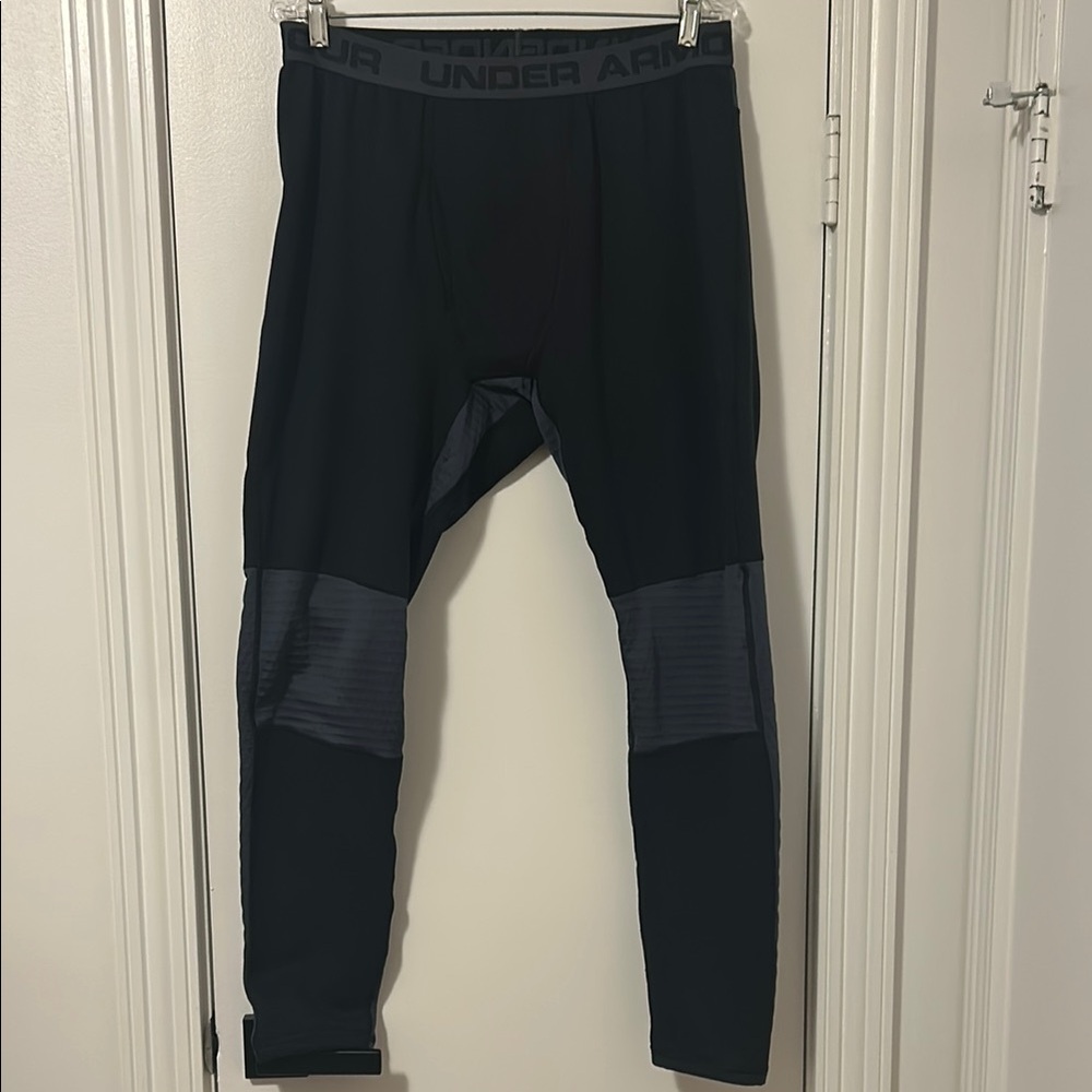 Under Armour Men's Black and Gray Long Basewear